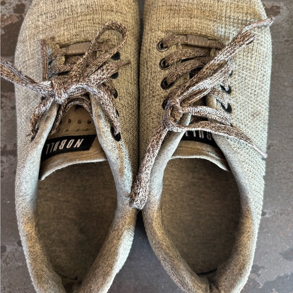 NOBULL size 9 black and tan trainers EUC - Picture 2 of 4